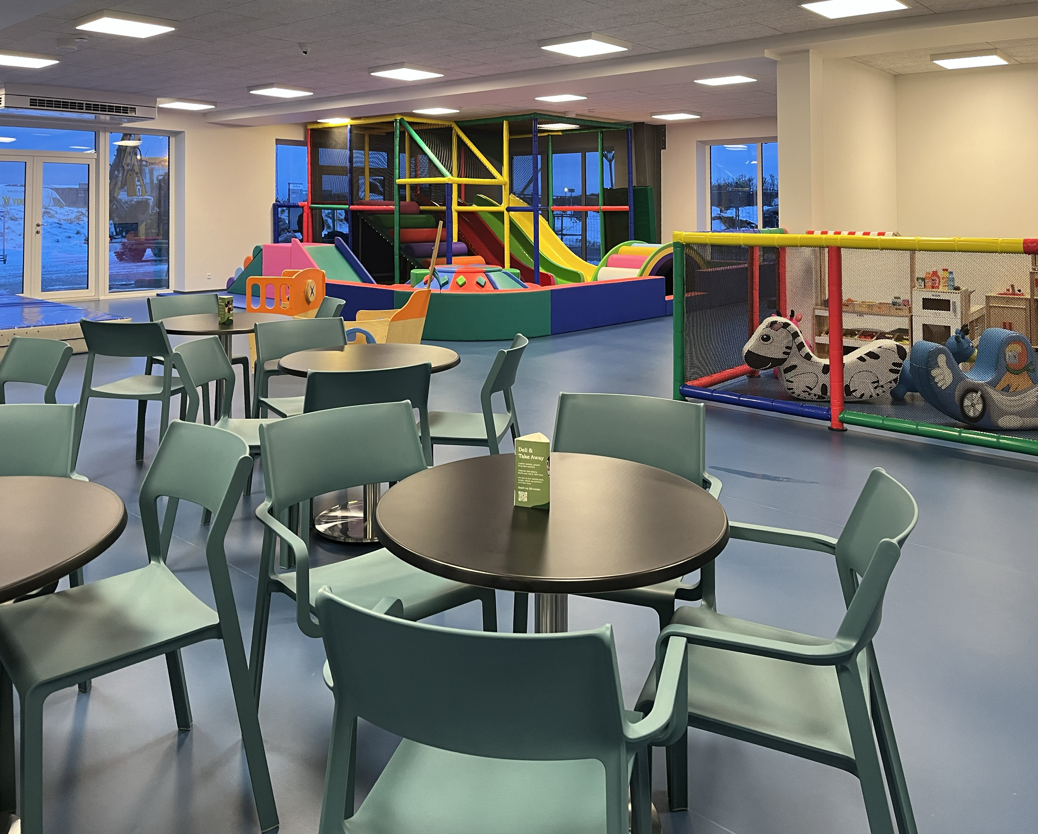 legeland med siddeområde